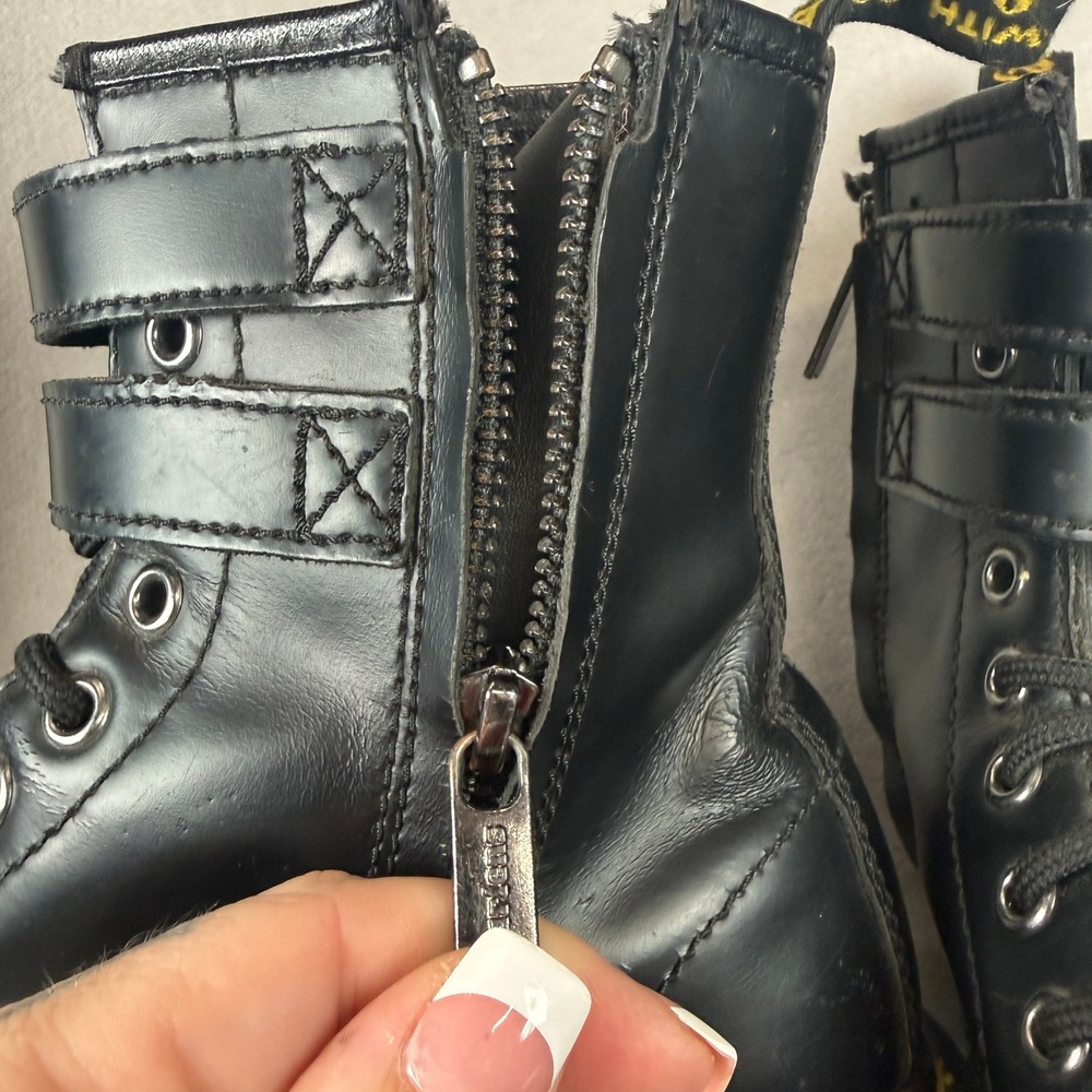 Discontinued Dr. Martens 1460 Double Buckle Smooth Leather Boots W6 M5 ALT Y2K - Picture 10 of 16